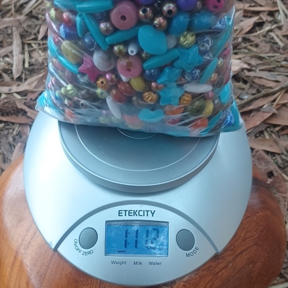 1lb Of Colorful Beads - Picture 3 of 4